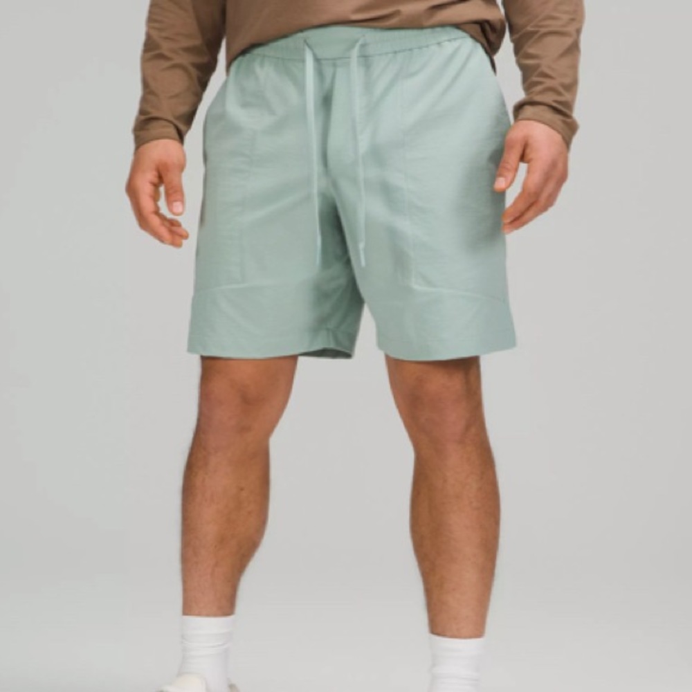 NWT lululemon bowline men’s shorts 8”